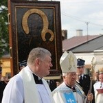 Powitanie ikony MB Częstochowskiej w parafii św. Jakuba w Głownie