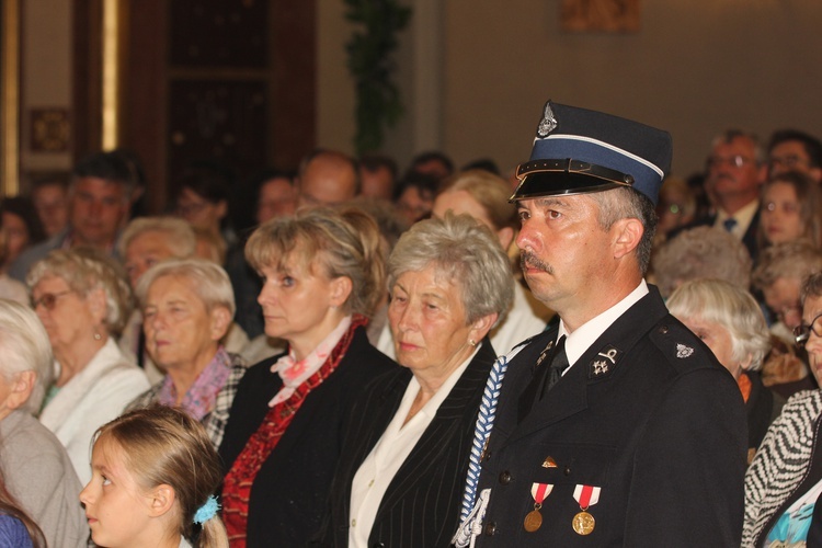 Powitanie ikony MB Częstochowskiej w parafii św. Jakuba w Głownie