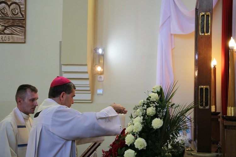 Powitanie ikony MB Częstochowskiej w parafii św. Barbary w Głownie