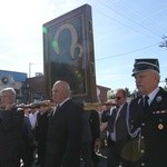 Powitanie ikony MB Częstochowskiej w parafii św. Barbary w Głownie