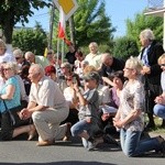 Powitanie ikony MB Częstochowskiej w parafii św. Barbary w Głownie