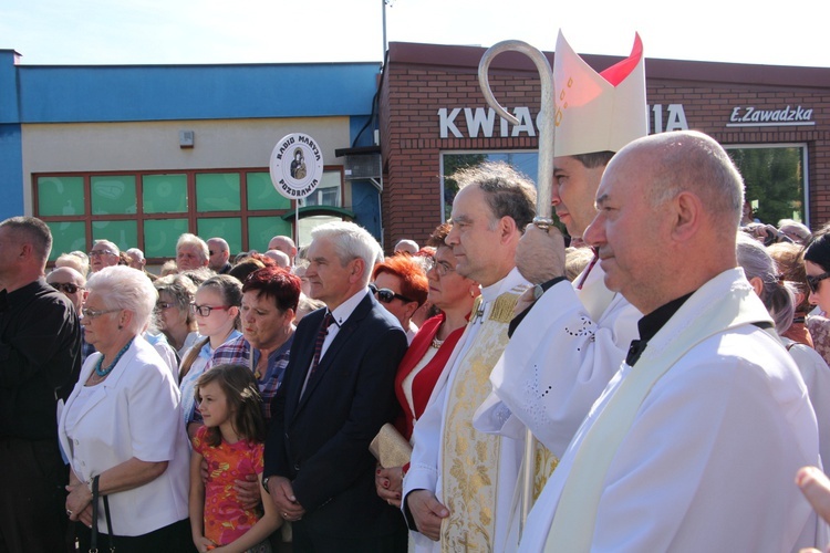 Powitanie ikony MB Częstochowskiej w parafii św. Barbary w Głownie