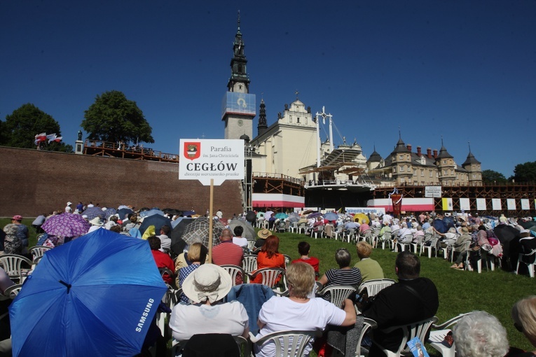 V Ogólnopolska Pielgrzymka Żywego Różańca na Jasną Górę.
