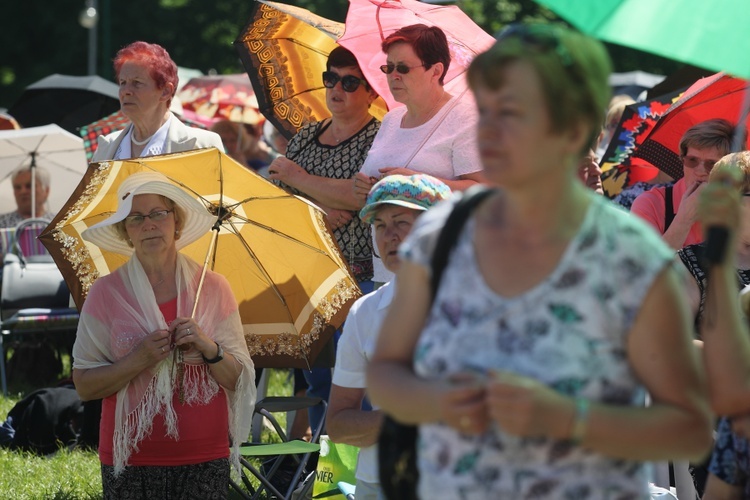 V Ogólnopolska Pielgrzymka Żywego Różańca na Jasną Górę.