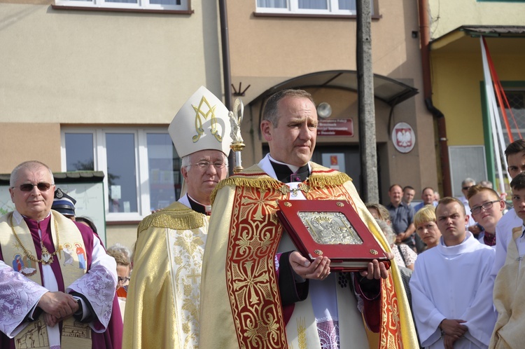 Powitanie ikony MB Częstochowskiej w Dmosinie