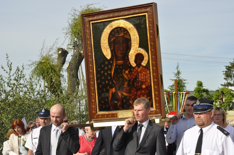 Powitanie ikony MB Częstochowskiej w Dmosinie