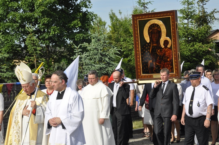 Powitanie ikony MB Częstochowskiej w Dmosinie