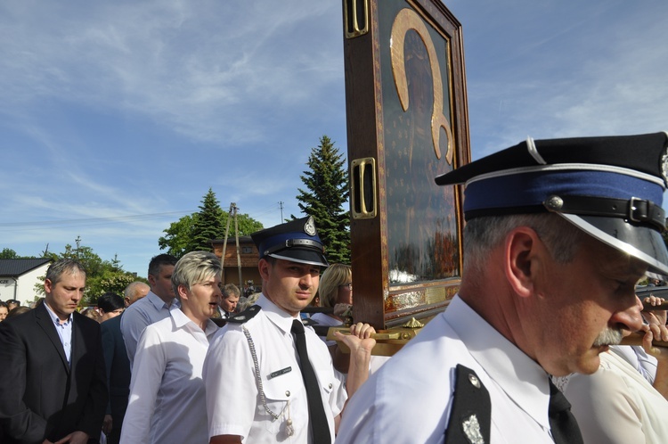 Powitanie ikony MB Częstochowskiej w Dmosinie