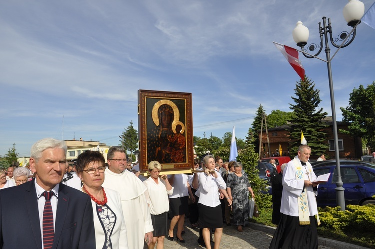 Powitanie ikony MB Częstochowskiej w Dmosinie