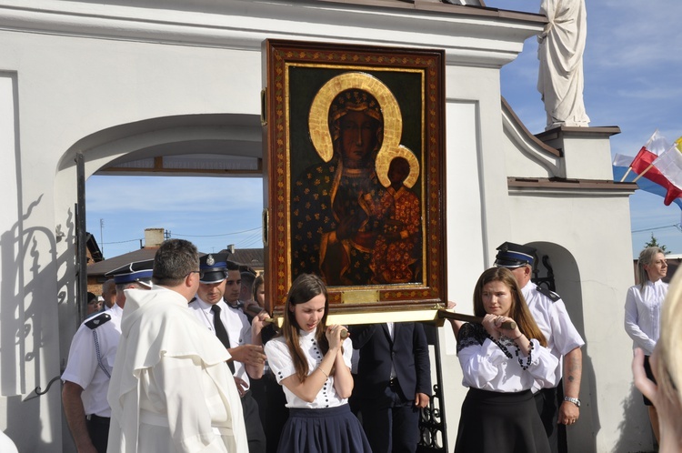 Powitanie ikony MB Częstochowskiej w Dmosinie