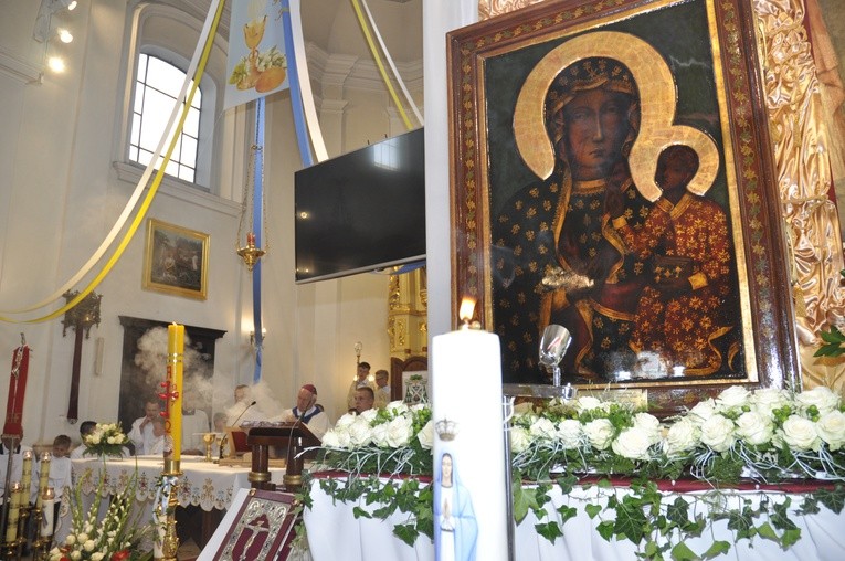 Powitanie ikony MB Częstochowskiej w Dmosinie