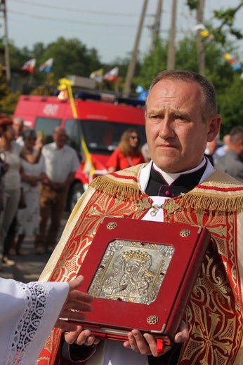 Powitanie ikony MB Częstochowskiej w Dmosinie