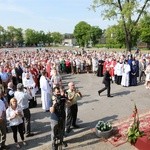 Procesja z figurą Matki Bożej Fatimskiej na plac koronacyjny