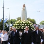 Procesja z figurą Matki Bożej Fatimskiej na plac koronacyjny