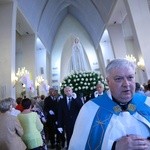 Procesja z figurą Matki Bożej Fatimskiej na plac koronacyjny