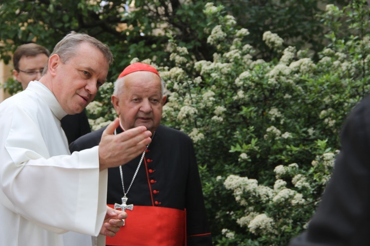 Do sanktuarium przybyli biskupi