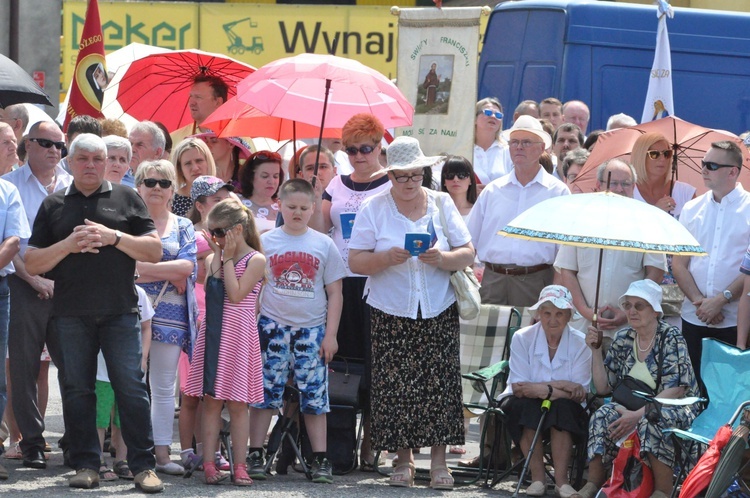 Procesja do ołtarza - Msza św. koronacyjna