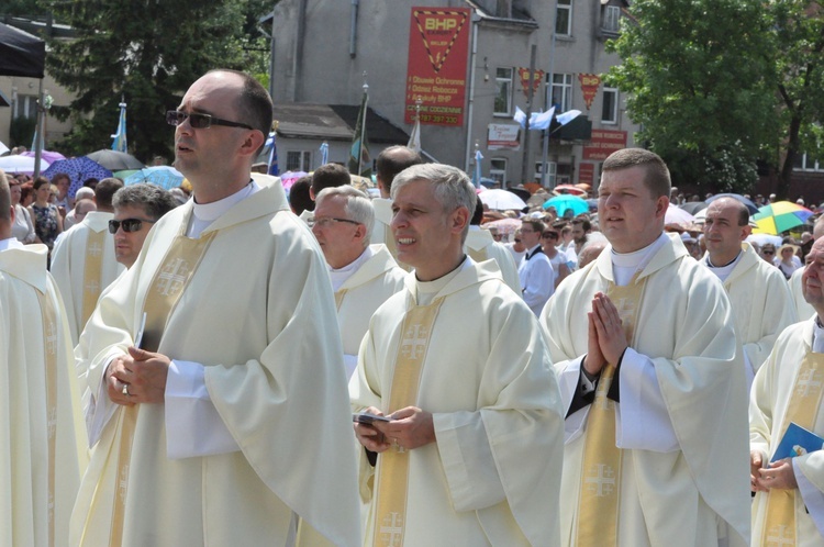 Procesja do ołtarza - Msza św. koronacyjna