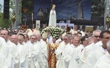 Zakończenie Mszy św. i procesja do sanktuarium