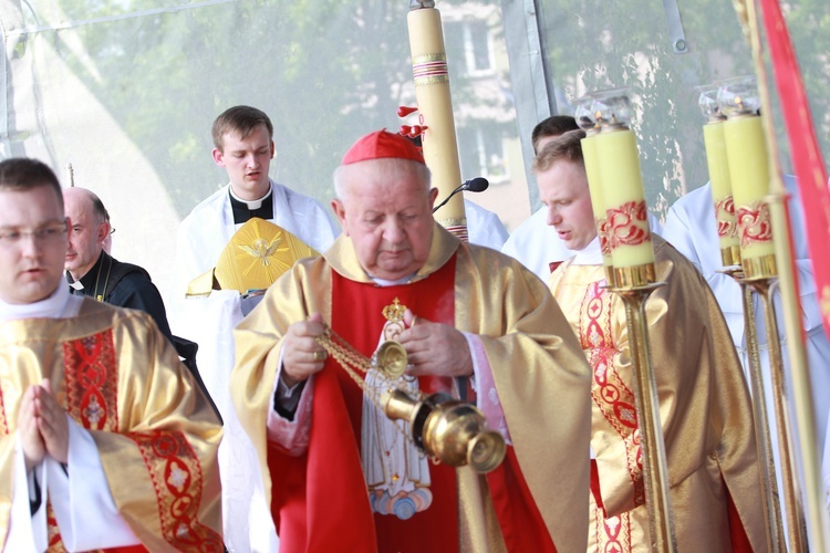 Procesja do ołtarza - Msza św. koronacyjna