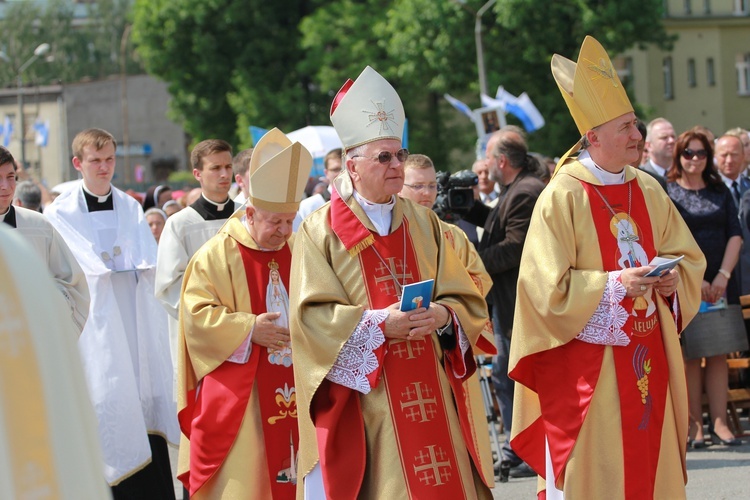 Procesja do ołtarza - Msza św. koronacyjna