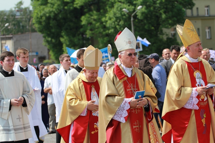 Procesja do ołtarza - Msza św. koronacyjna