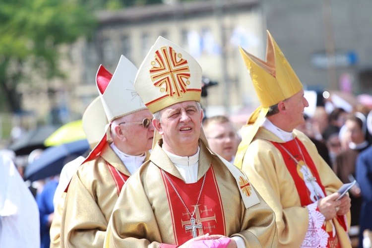 Procesja do ołtarza - Msza św. koronacyjna