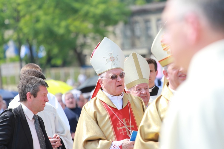 Procesja do ołtarza - Msza św. koronacyjna