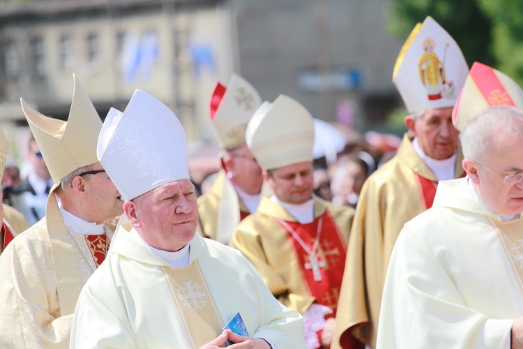 Procesja do ołtarza - Msza św. koronacyjna