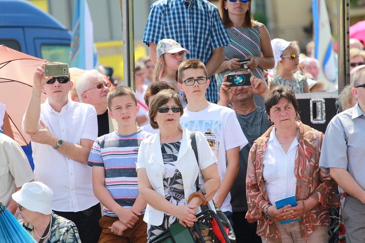 Procesja do ołtarza - Msza św. koronacyjna