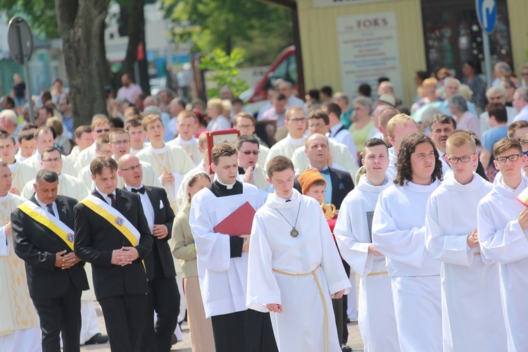 Procesja do ołtarza - Msza św. koronacyjna