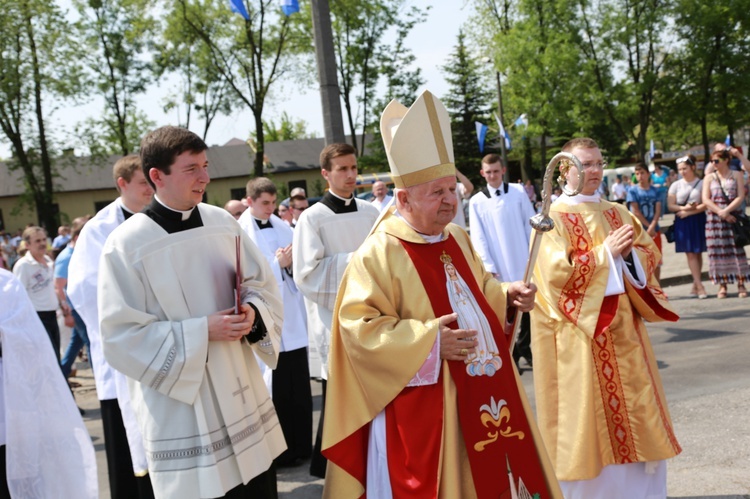 Procesja do ołtarza - Msza św. koronacyjna