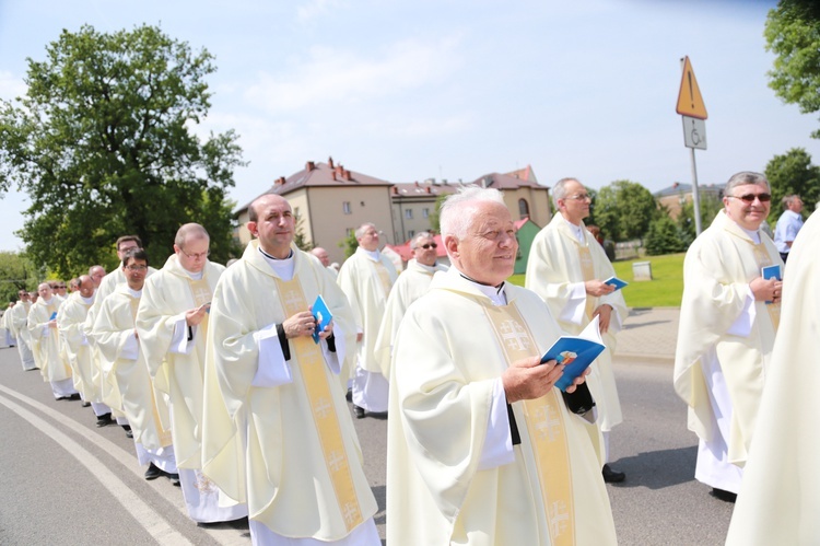 Procesja do ołtarza - Msza św. koronacyjna