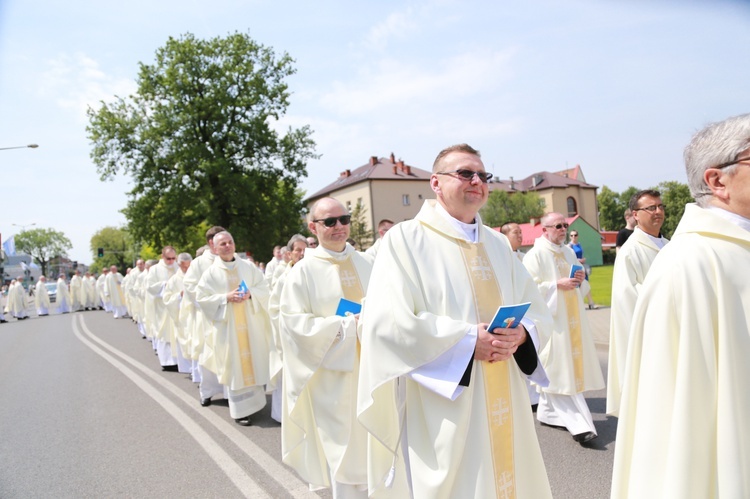 Procesja do ołtarza - Msza św. koronacyjna