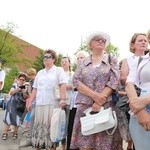 Zakończenie Mszy św. i procesja do sanktuarium