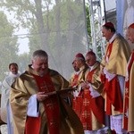 Zakończenie Mszy św. i procesja do sanktuarium