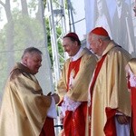 Zakończenie Mszy św. i procesja do sanktuarium