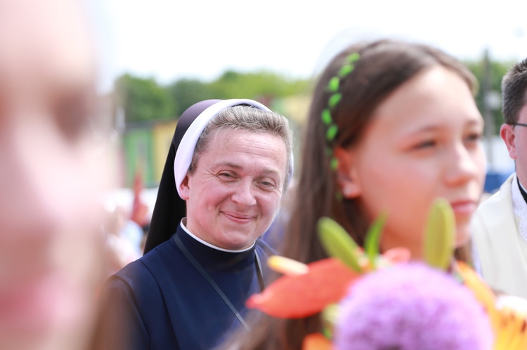 Zakończenie Mszy św. i procesja do sanktuarium