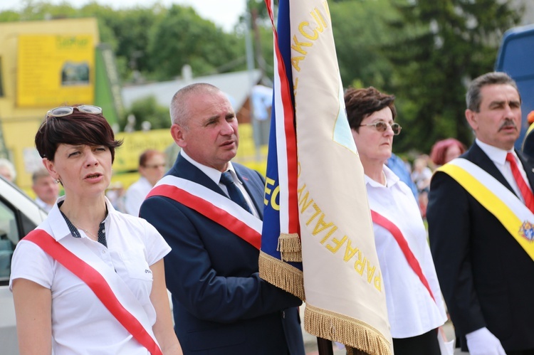 Zakończenie Mszy św. i procesja do sanktuarium