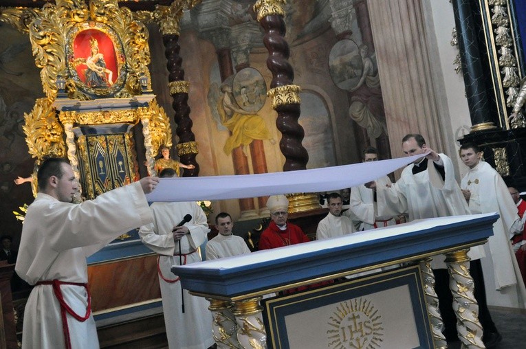 Poświęcenie kościoła i ołtarza w Skrzatuszu
