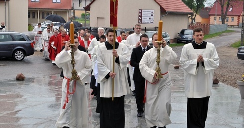 Poświęcenie kościoła i ołtarza w Skrzatuszu