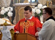 Mszę św. z okazji wigilii Zesłania Ducha św. odprawił neoprezbiter ks. Łukasz Basisty
