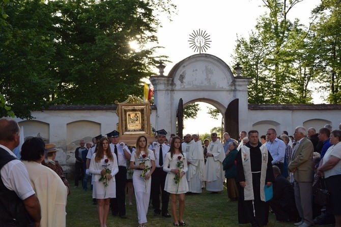 Obchody 250. rocznicy koronacji cudownego obrazu Matki Bożej w Miedniewicach