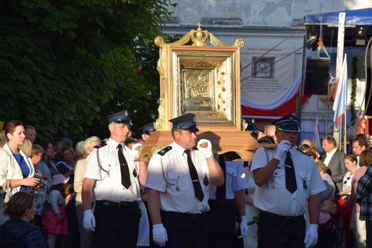 Obchody 250. rocznicy koronacji cudownego obrazu Matki Bożej w Miedniewicach