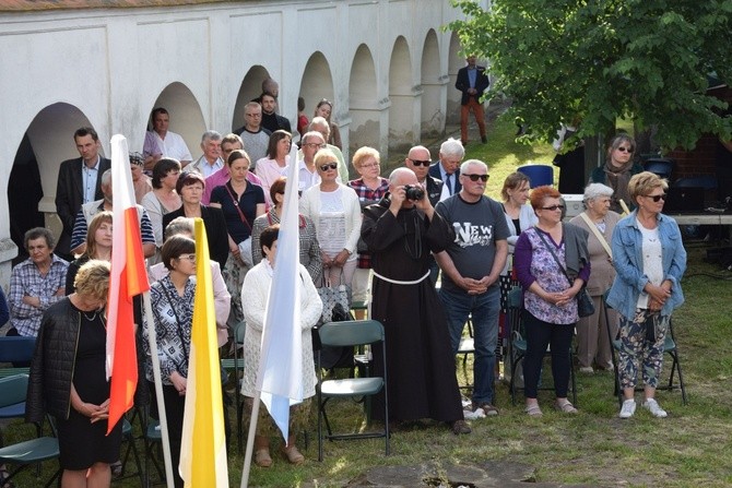 Obchody 250. rocznicy koronacji cudownego obrazu Matki Bożej w Miedniewicach