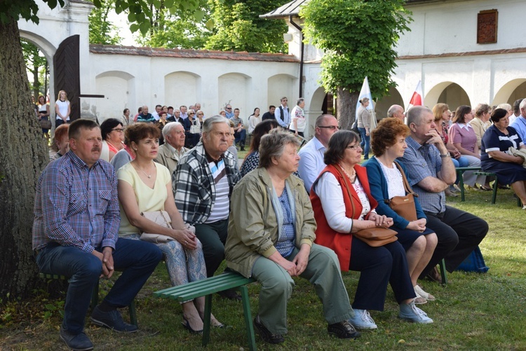 Obchody 250. rocznicy koronacji cudownego obrazu Matki Bożej w Miedniewicach