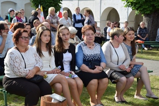 Obchody 250. rocznicy koronacji cudownego obrazu Matki Bożej w Miedniewicach