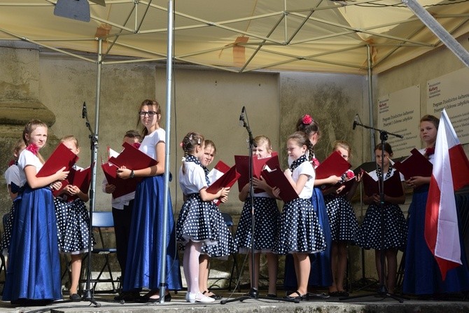 Obchody 250. rocznicy koronacji cudownego obrazu Matki Bożej w Miedniewicach