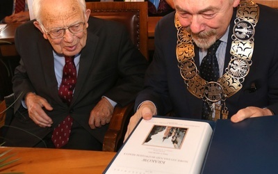 Medal "Cracoviae Merenti" dla Towarzystwa Miłośników Historii i Zabytków Krakowa