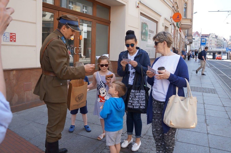 Orzeł Piastowski rocznicową odznaką IPN
